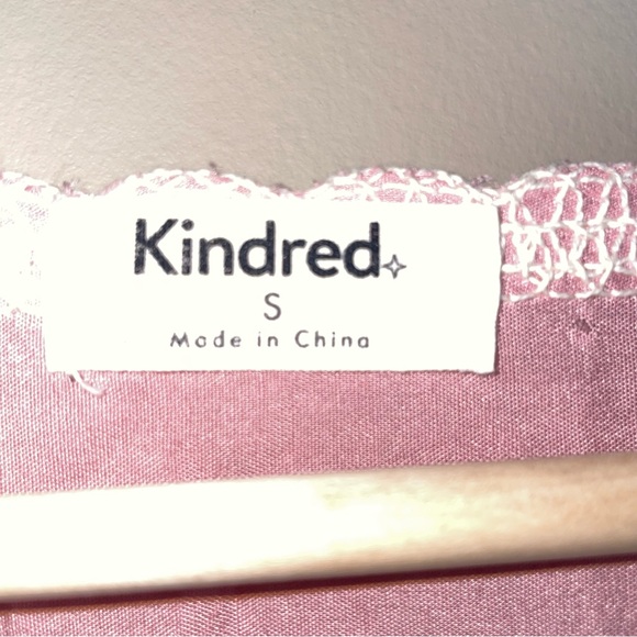 Kindred x Anthropologie Pink Floral Heavily Embroidered Bell Sleeve Top Sz Small - Picture 3 of 5